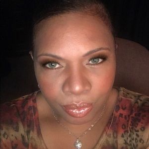 Meet your Posher, Letitia